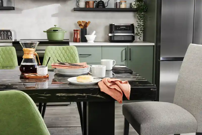 Table à manger avec plateau aspect marbre en résine époxy, 72 po de largeur