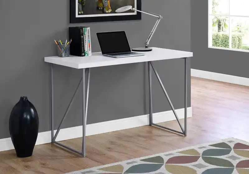 47.25 Bureau d'ordinateur